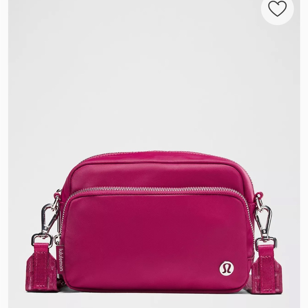 Lululemon Everywhere Crossbody Bag 2L
Metal Hardware Monogram